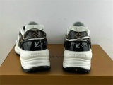 LV SNEAKERS (47)