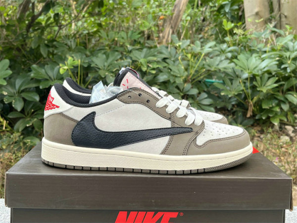 Authentic Travis Scott x Air Jordan 1 Low (Women Size)