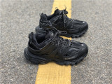 Balenciaga Track 3.0 Sneaker (56)