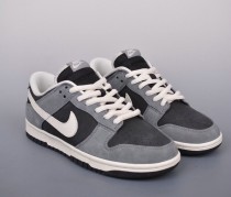 Authentic Nike Dunk Low (32) Authentic Nike Dunk Low (32)