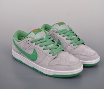 Authentic Nike Dunk Low (10) Authentic Nike Dunk Low (10)