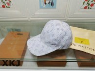 LV Snapback Hat AAA Quality （131）