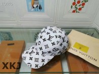 LV Snapback Hat AAA Quality （69）