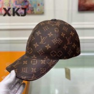 LV Snapback Hat AAA Quality （94）
