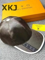 LV Snapback Hat AAA Quality （39）