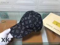 LV Snapback Hat AAA Quality （112）