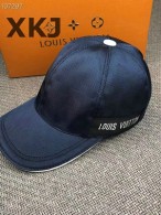 LV Snapback Hat AAA Quality （21）