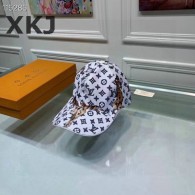 LV Snapback Hat AAA Quality （6）