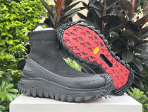 Moncler Trailgrip (1) Moncler Trailgrip (1)