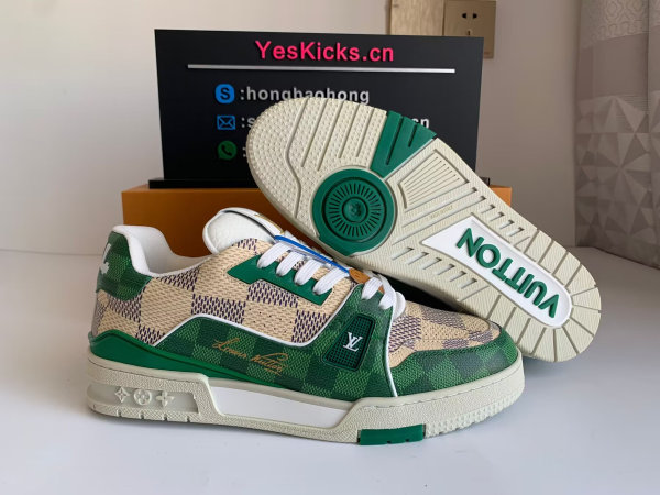 LV SNEAKERS (55)