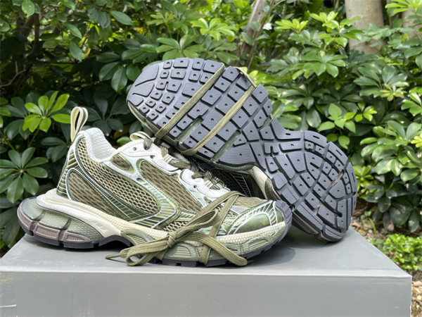 Balenciaga 3XL KAKI/EGGSHELL