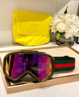 Gucci Sunglasses AAA Quality (994)