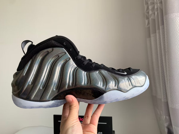 Authentic Nike Air Foamposite One “Hologram”