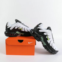 Nike Air Max Plus Shoes (230) Nike Air Max Plus Shoes (230)