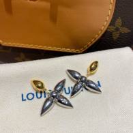 LV Earrings (3)