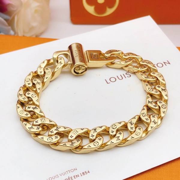 LV Bracelet (1)