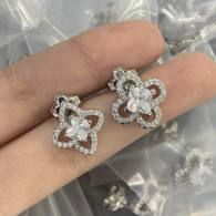 LV Earrings (11)
