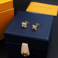 LV Earrings (19)