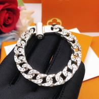 LV Bracelet  (2)