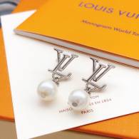 LV Earrings (13)