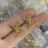 LV Earrings (22)