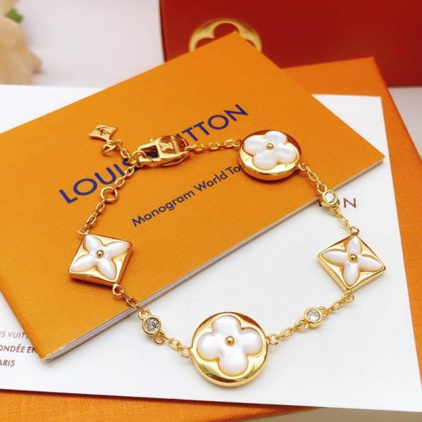 LV Bracelet (7)