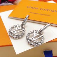 LV Earrings (15)