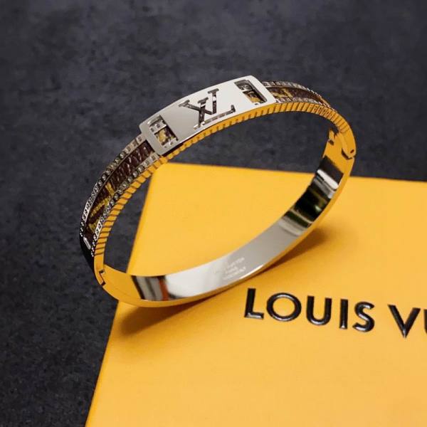 LV Bracelet (14)