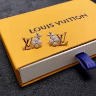 LV Earrings (27)