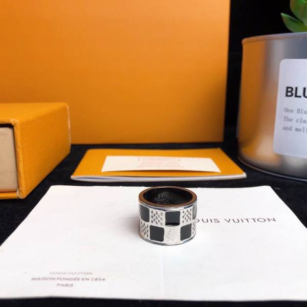 LV Ring (3)
