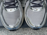 Authentic New Balance ML860KR2