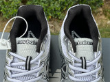 Authentic New Balance ML860XD