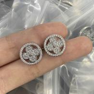 LV Earrings (32)
