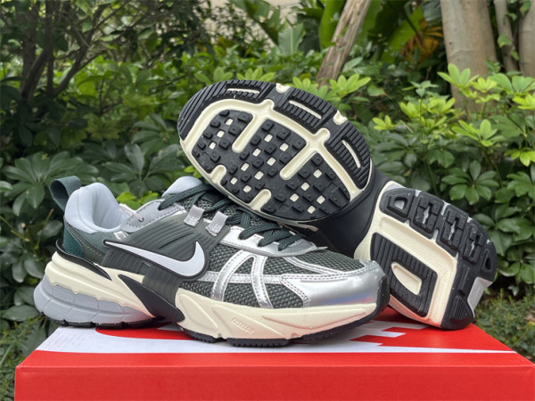 Authentic Nike V2K Run (11)