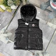 Moncler Kid Down Vest (1)
