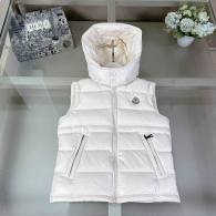 Moncler Kid Down Vest (4)