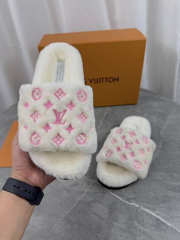 LV Slippers 35-41 (16)