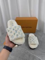 LV Slippers 35-41 (18)