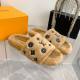 LV Slippers 35-41 (38)