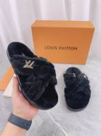LV Slippers 35-41 (35)