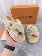 LV Slippers 35-41 (32)