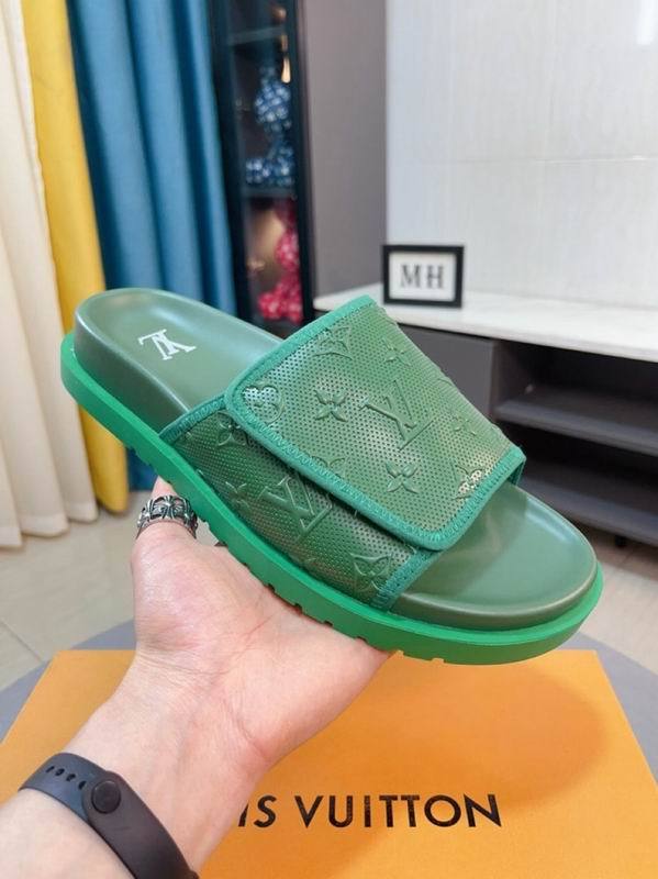 LV Slippers 38-44 (18)