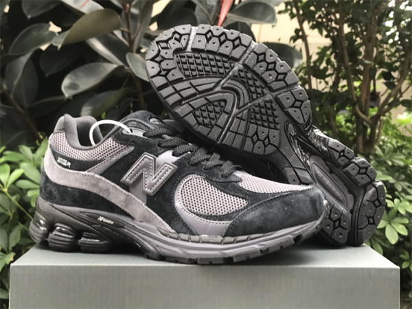 Authentic New Balance M2002RBL