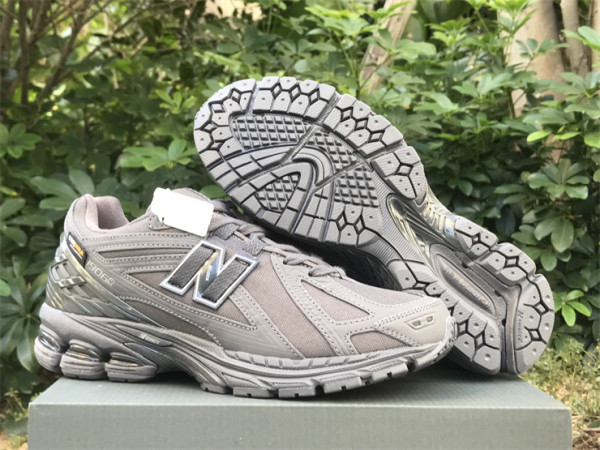 Authentic New Balance M1906RU