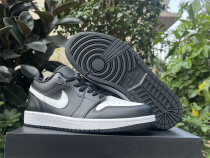 Authentic Air Jordan 1 Low Black/White