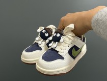 Nike SB Dunk Kid Shoes (42) Nike SB Dunk Kid Shoes (42)