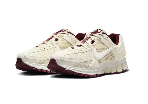 Nike Zoom Vomero 5 Women Shoes (19)