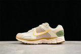 Nike Zoom Vomero 5 Shoes (5)