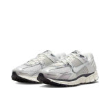 Nike Zoom Vomero 5 Shoes (22)