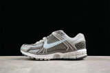 Nike Zoom Vomero 5 Shoes (24)